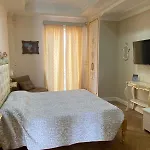 Maison De Luxe *