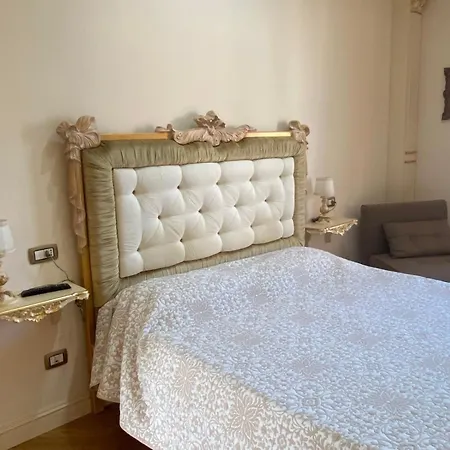 Maison De Luxe *